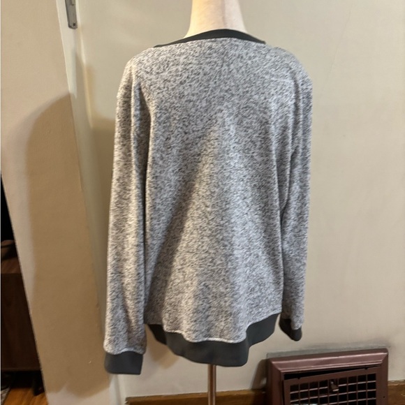 L.L. Bean women lightweight sweater fleece top size large - Picture 4 of 5